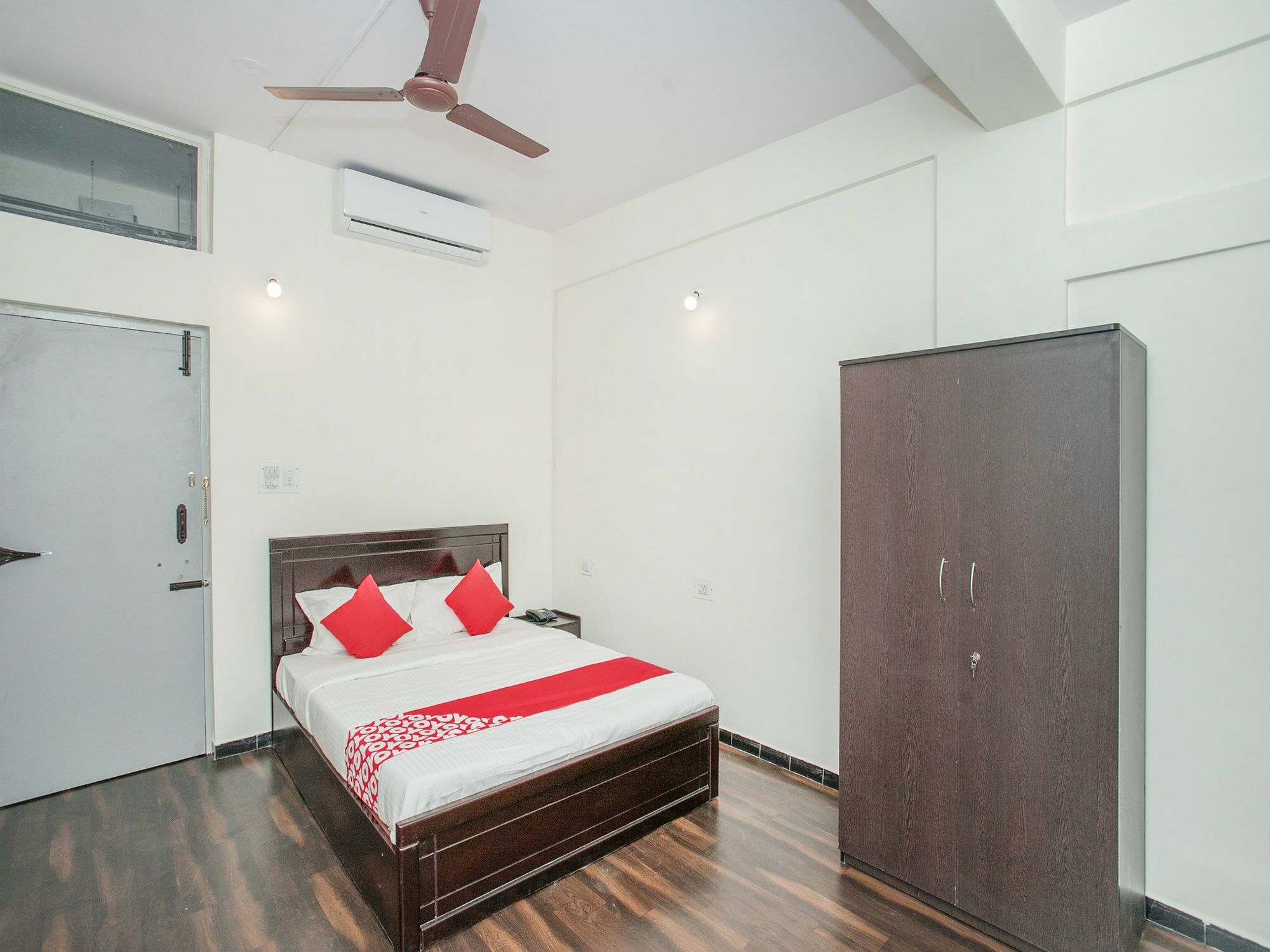 Hotel Oyo 14430 Sunshine Grand Bangalore Exterior foto