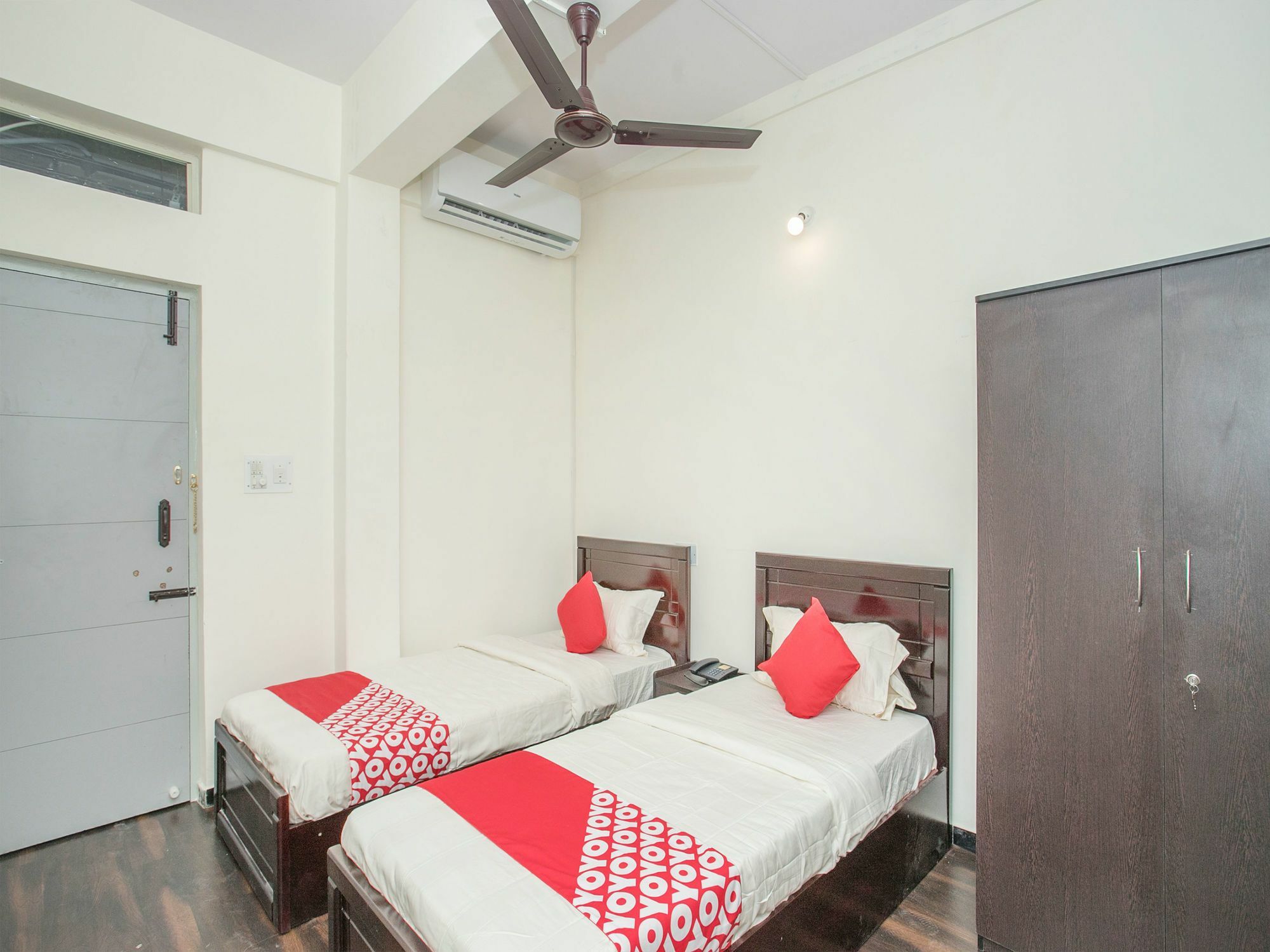 Hotel Oyo 14430 Sunshine Grand Bangalore Exterior foto